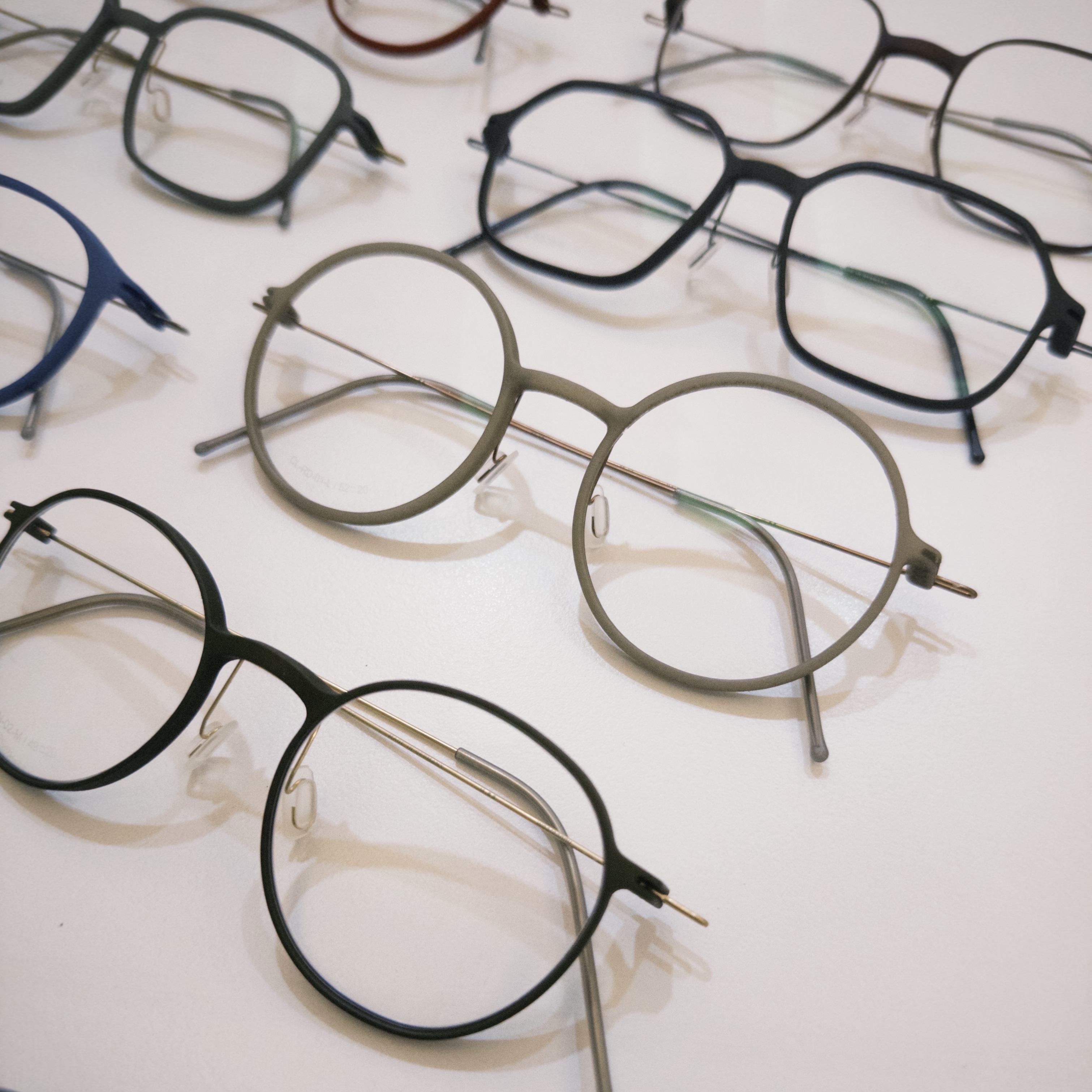 「這副眼鏡，輕到你會忘記自己戴著」